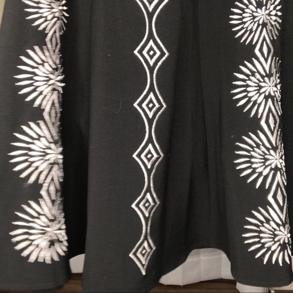 SOLD Sunny Leigh embroidered maxi skirt - Picture 4 of 7